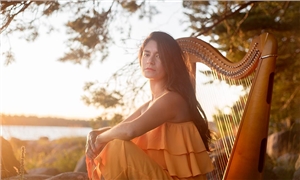 Linkki tapahtumaan SIIRTYY | Natalia Castrillón: Global Harp, transkulttuurinen matka – Nomads Festival